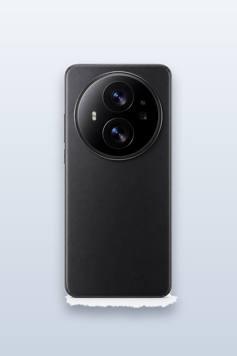 Xiaomi 15 Ultra — Studio view